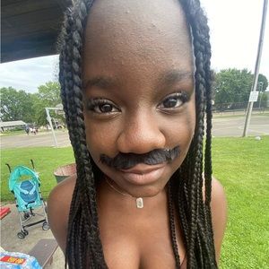 Meet your Posher, Denaya